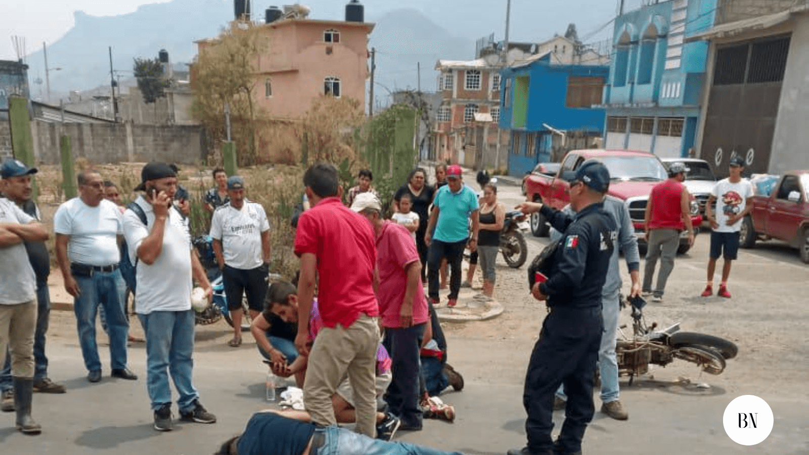 Chocan motos en Tejupilco;  hubo cinco lesionados